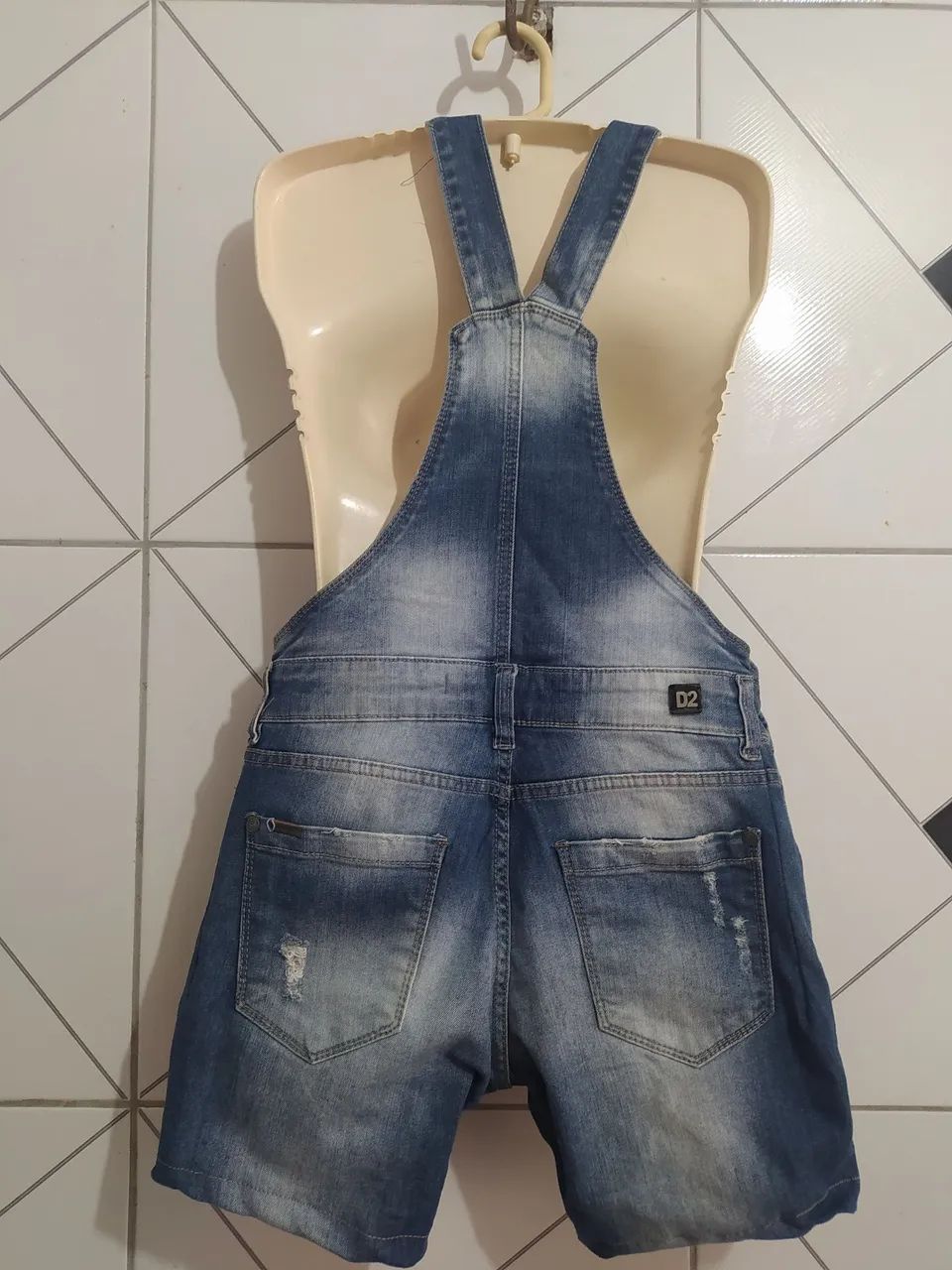 Macacão Jeans Shorts Feminino Destroyed - Foto 2
