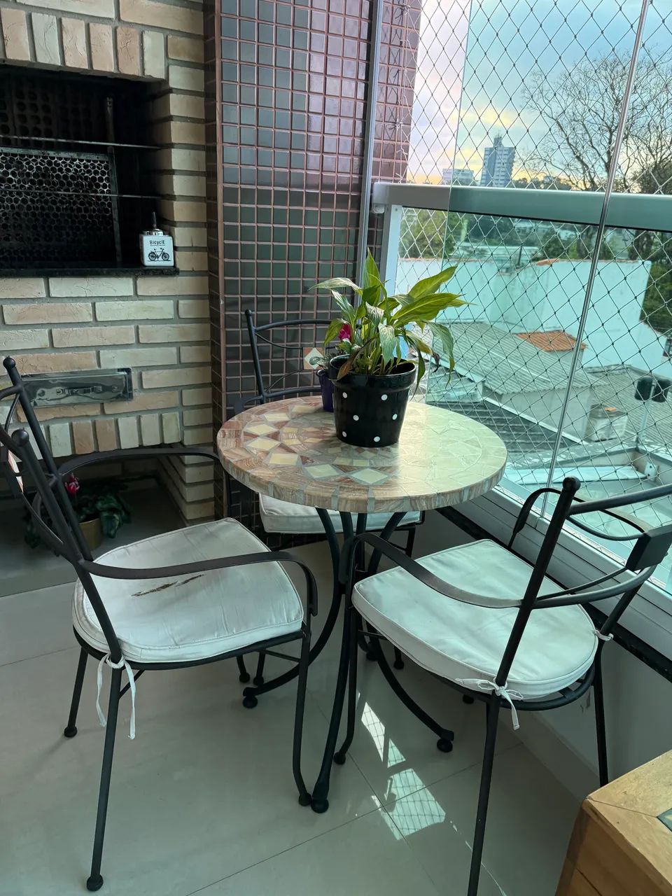 Mesa em pedra para varanda com 3 cadeiras  - Foto 2