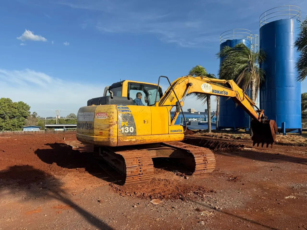Escavadeira Hidráulica Komatsu PC130