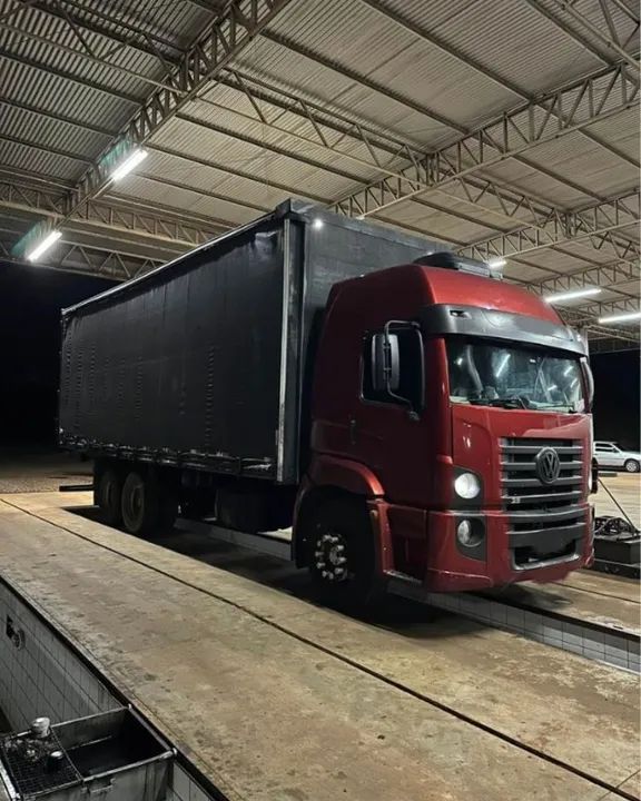 vw 24250 6x2 2011 bau 