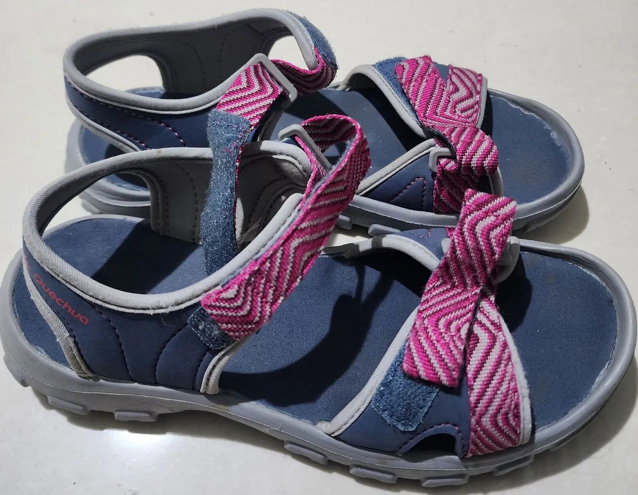 Sandálias Quechua Azul e Rosa - Foto 2