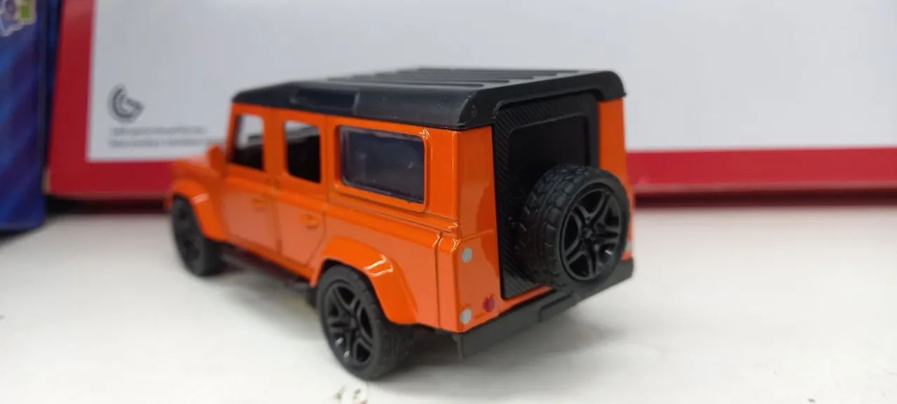Land Rover Defender escala 1/32 - Foto 4