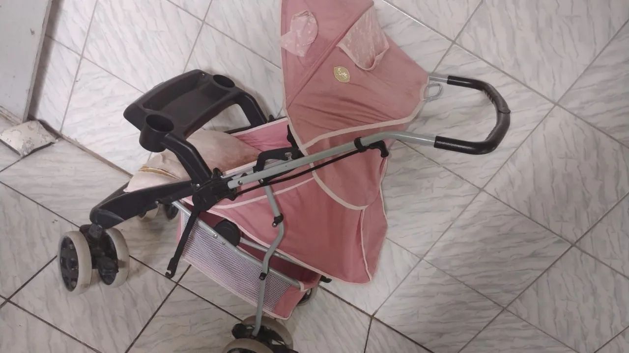 Carrinho de Bebê Rosa - Usado - Foto 4