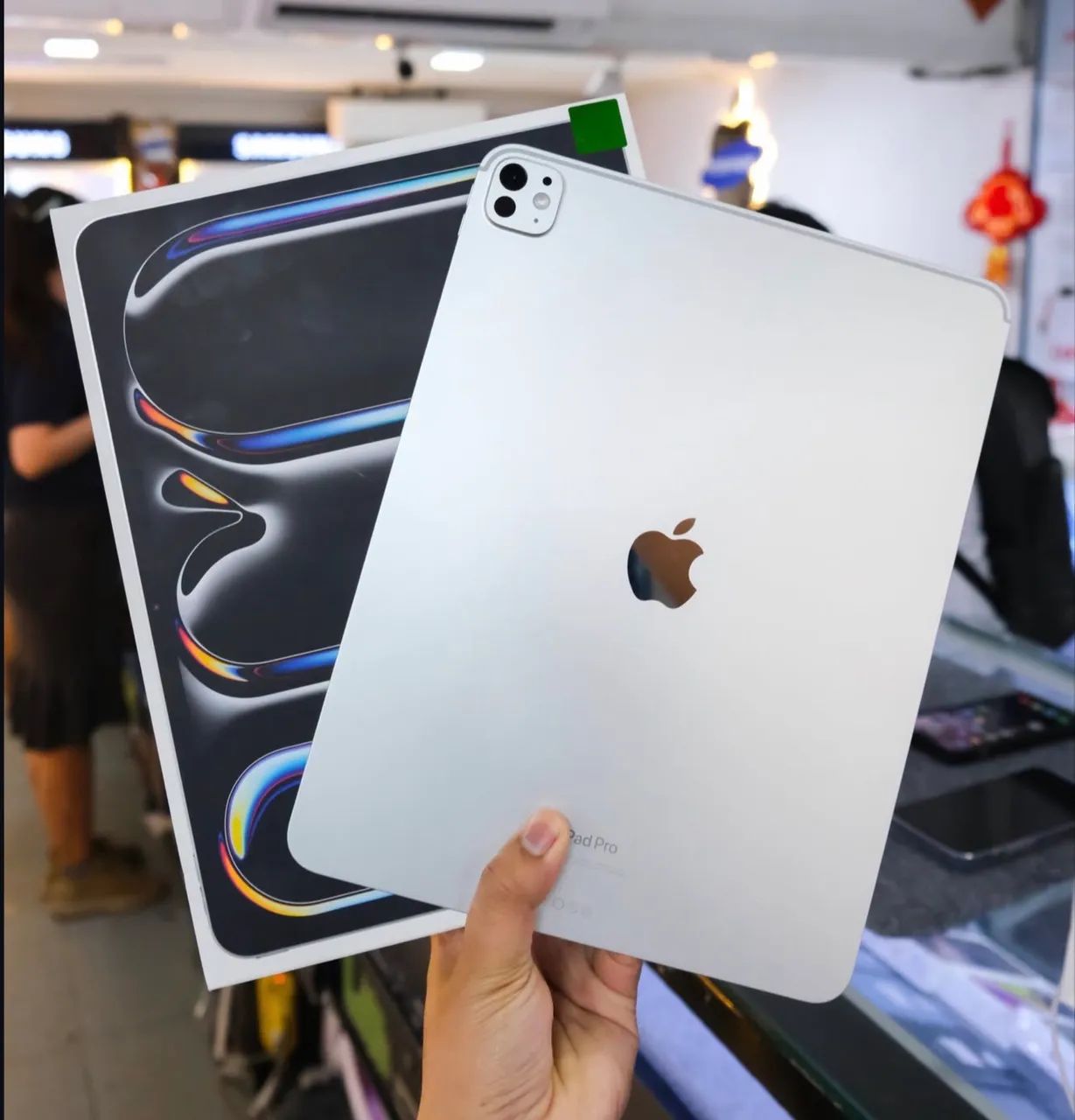 IPad Pro M4 256GB LACRADOS NF E GARANTIA - Silver e Gray - Tablets