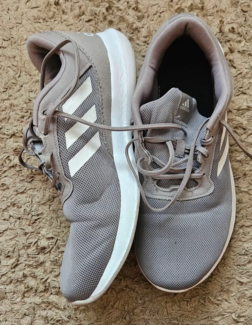 Tênis Adidas Cinza masculino - Tamanho 41.