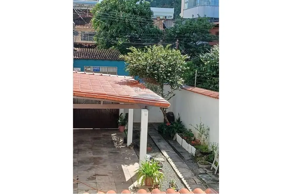 CASA EM JARDIM CAMBURI, AMPLA E AREJADA COM 2 QUARTOS PARA LOCAÇÃO