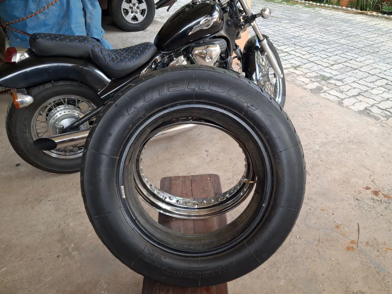 Pneu e Aro 15 para Moto Custom.
