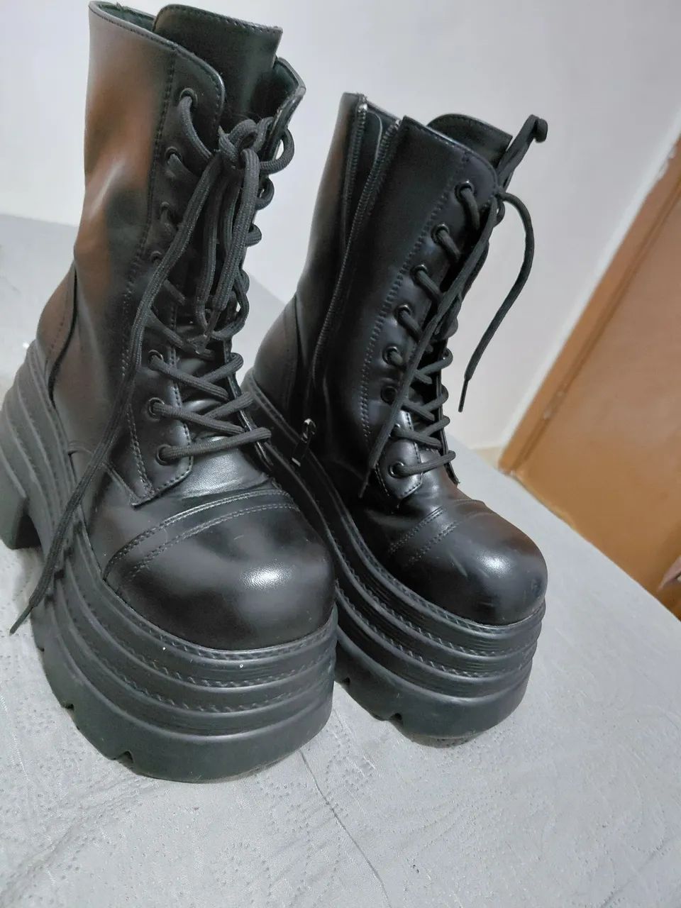 Coturno/bota plataforma