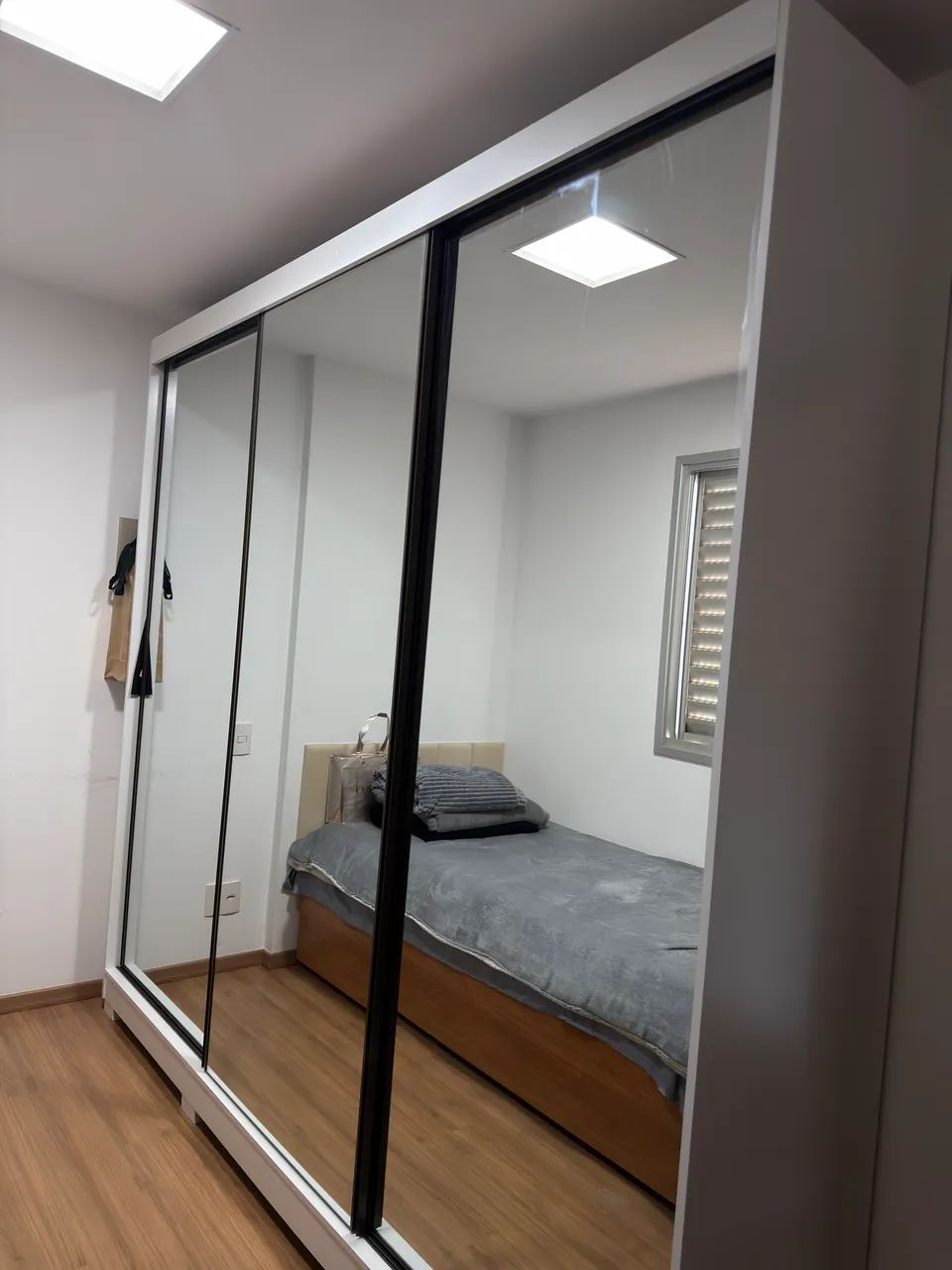 Guarda roupa em espelho  - Foto 2