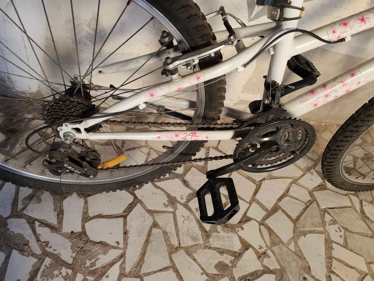 Bicicleta aro 24 com marcha  - Foto 4