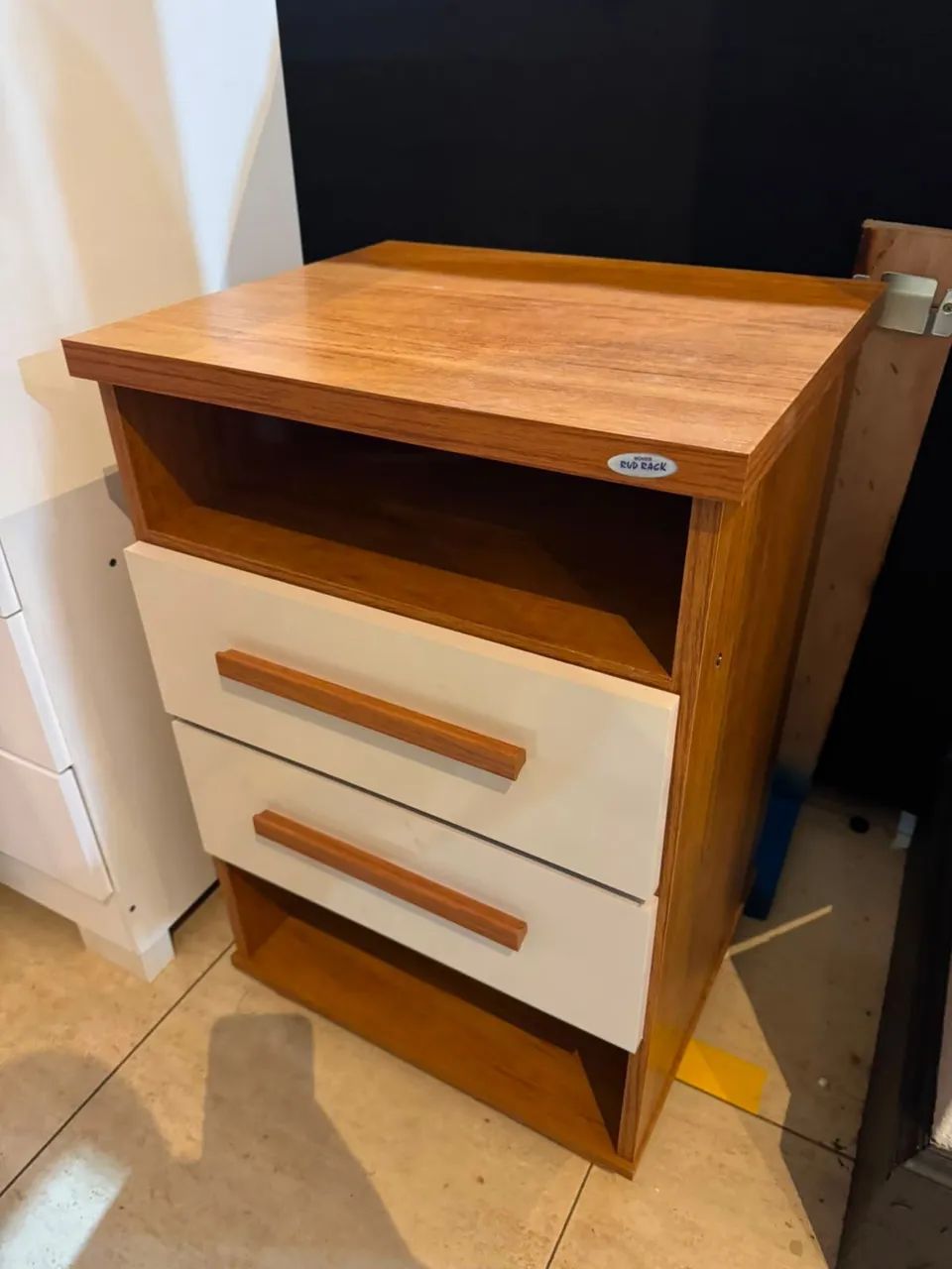 Mesa de Cabeceira Nova 