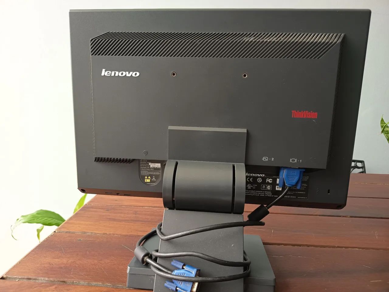 Monitor LENOVO 19 - Foto 2