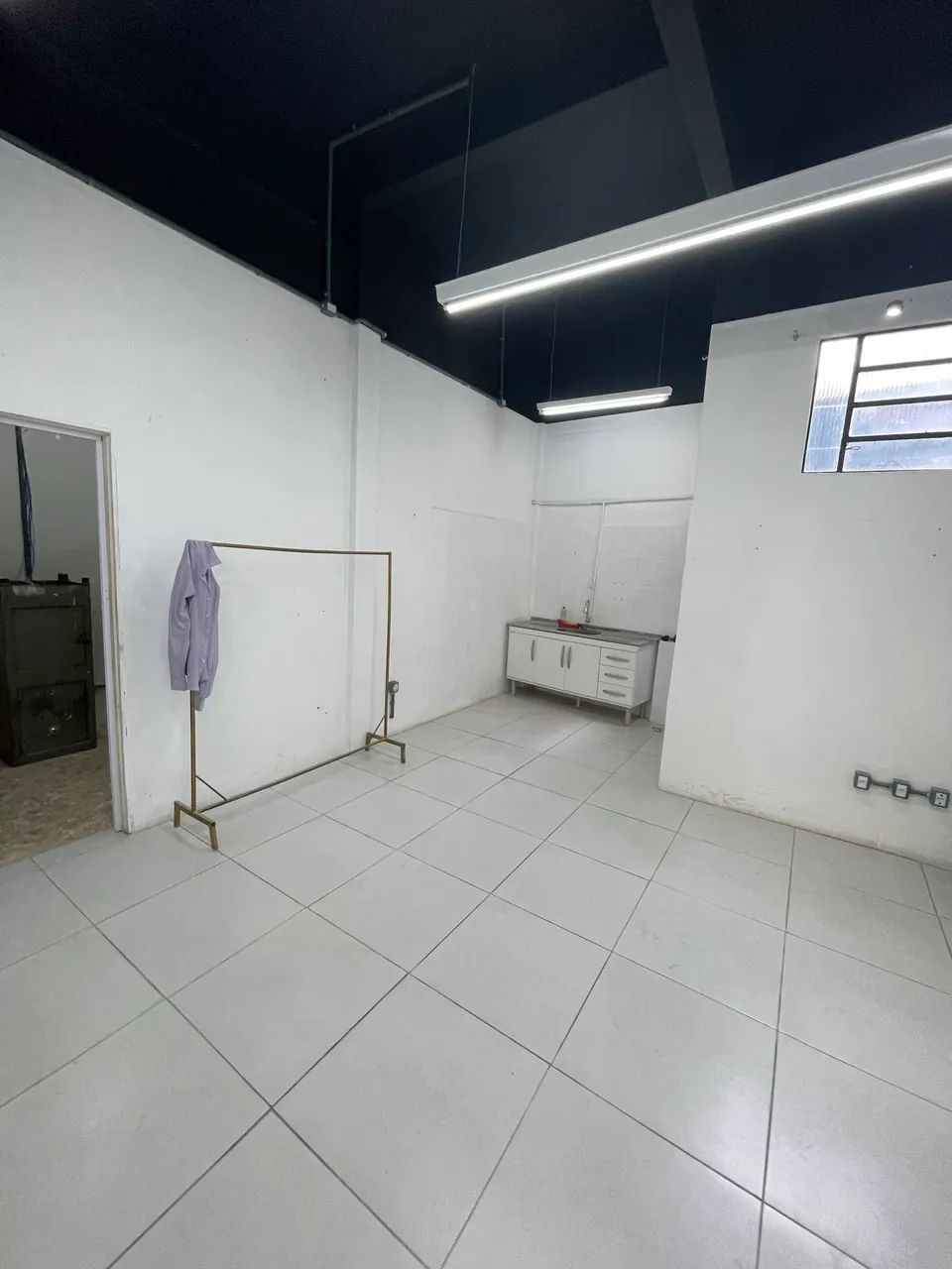 Ponto para comércio na principal do bairro 
