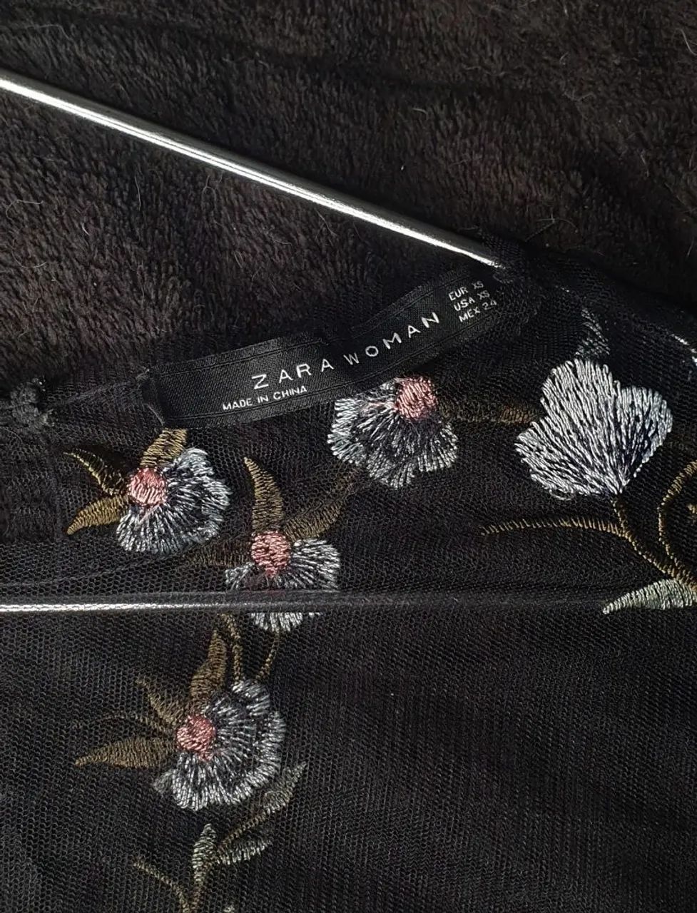 Blusinha sobre pele ZARA 