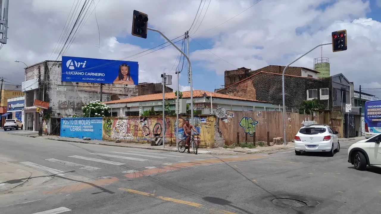 Terreno comercial no coração do Montese