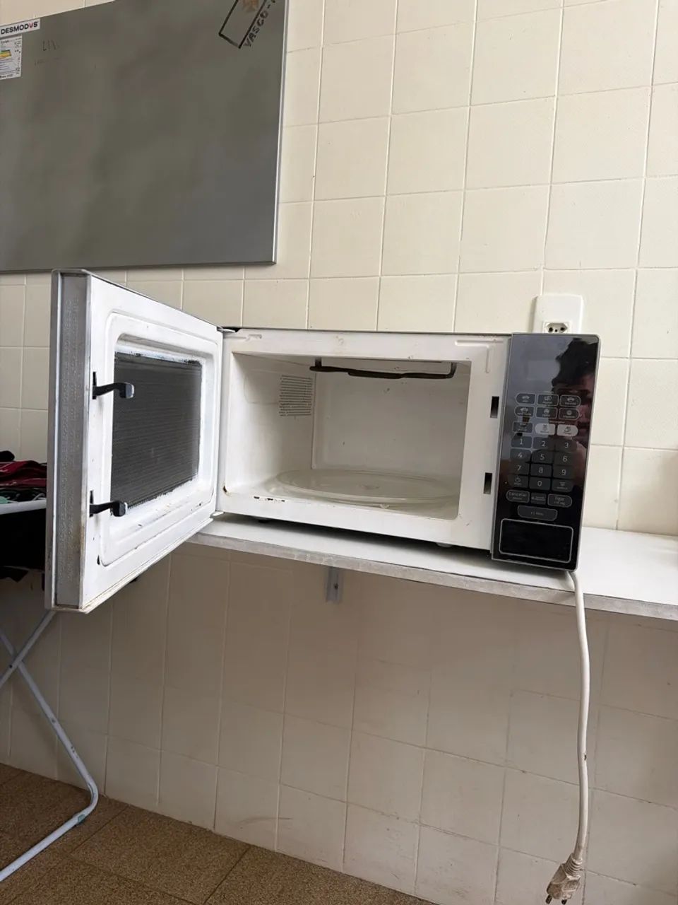 Microondas Cônsul (função gratinar)  - Foto 4