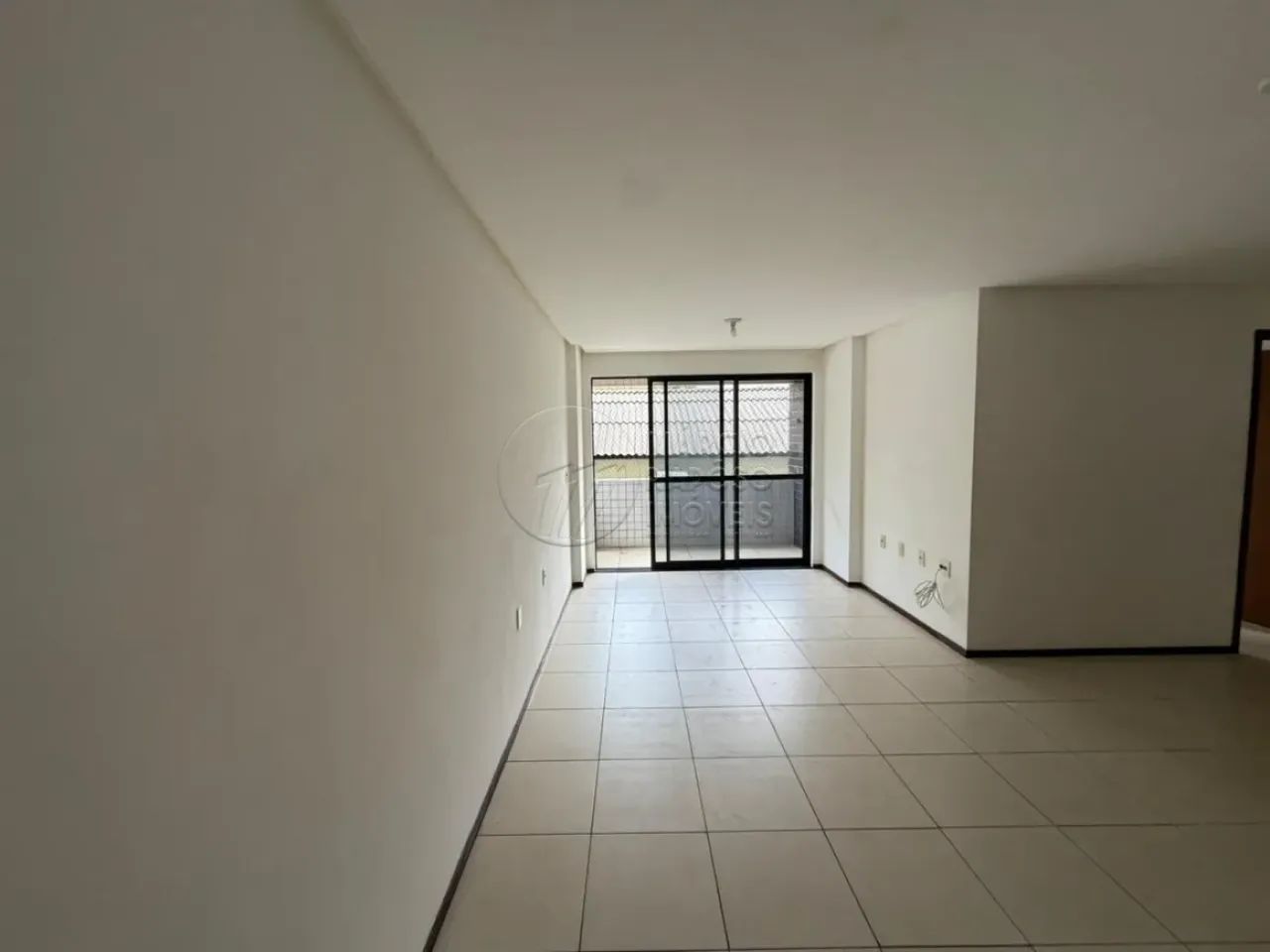 Apartamento com 3 Quartos e Varanda à Venda no Edf. Bosque do Farol - Foto 2