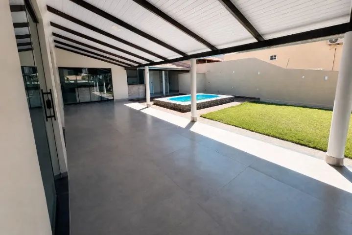 Casa Térrea de 3 suítes plenas com churrasqueira e Piscina - Foto 3