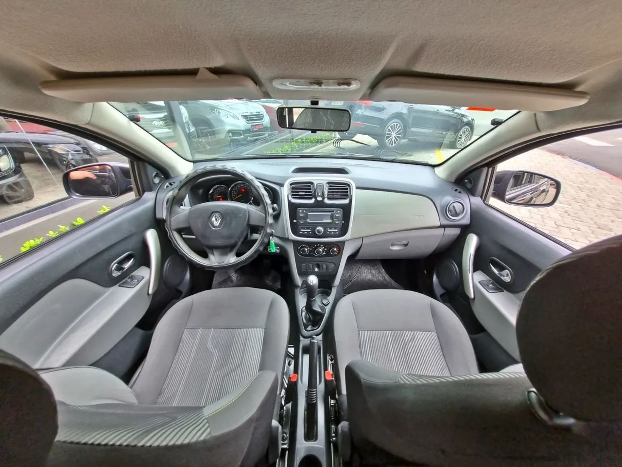 Renault Logan Expression Flex 1.0 12V 4P 2018 - Foto 2