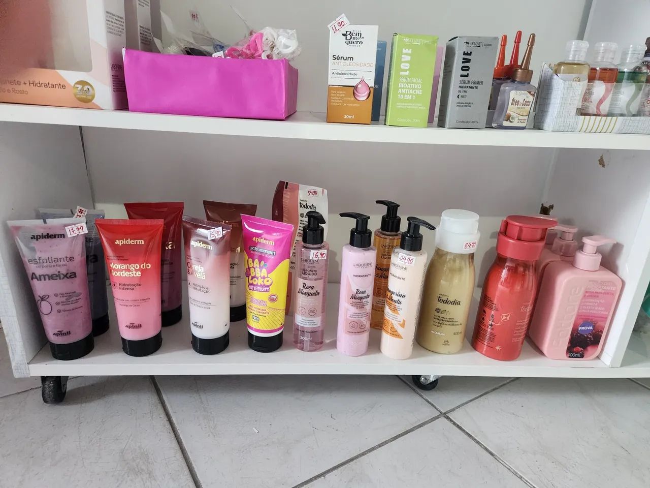 Colônias e perfumes nacionais e importados maquiagens e cestas - Foto 2