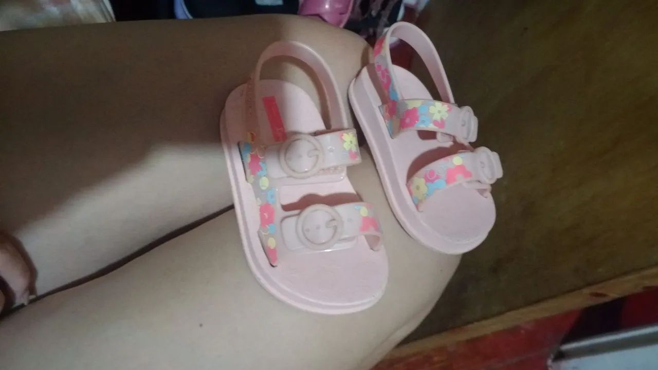 Vendo sandálias e galocha infantil  - Foto 2