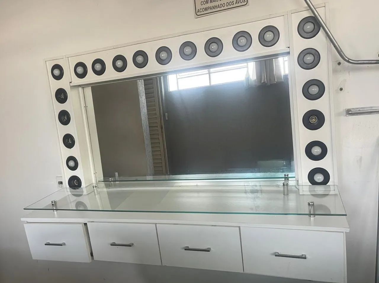 Dressing Table / Makeup Vanity.65568168676993122