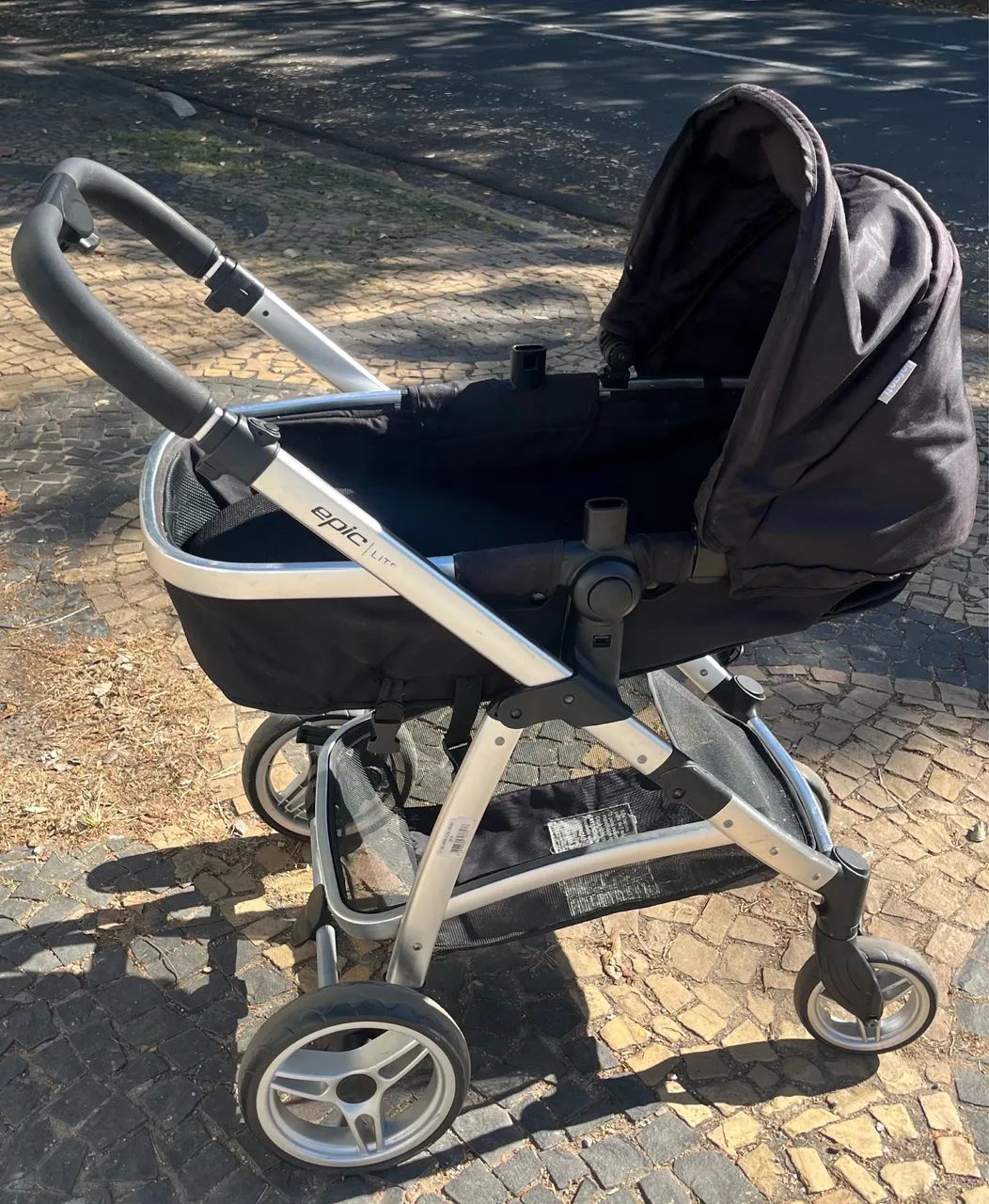 Carrinho de bebê com bebê conforto  - Foto 4