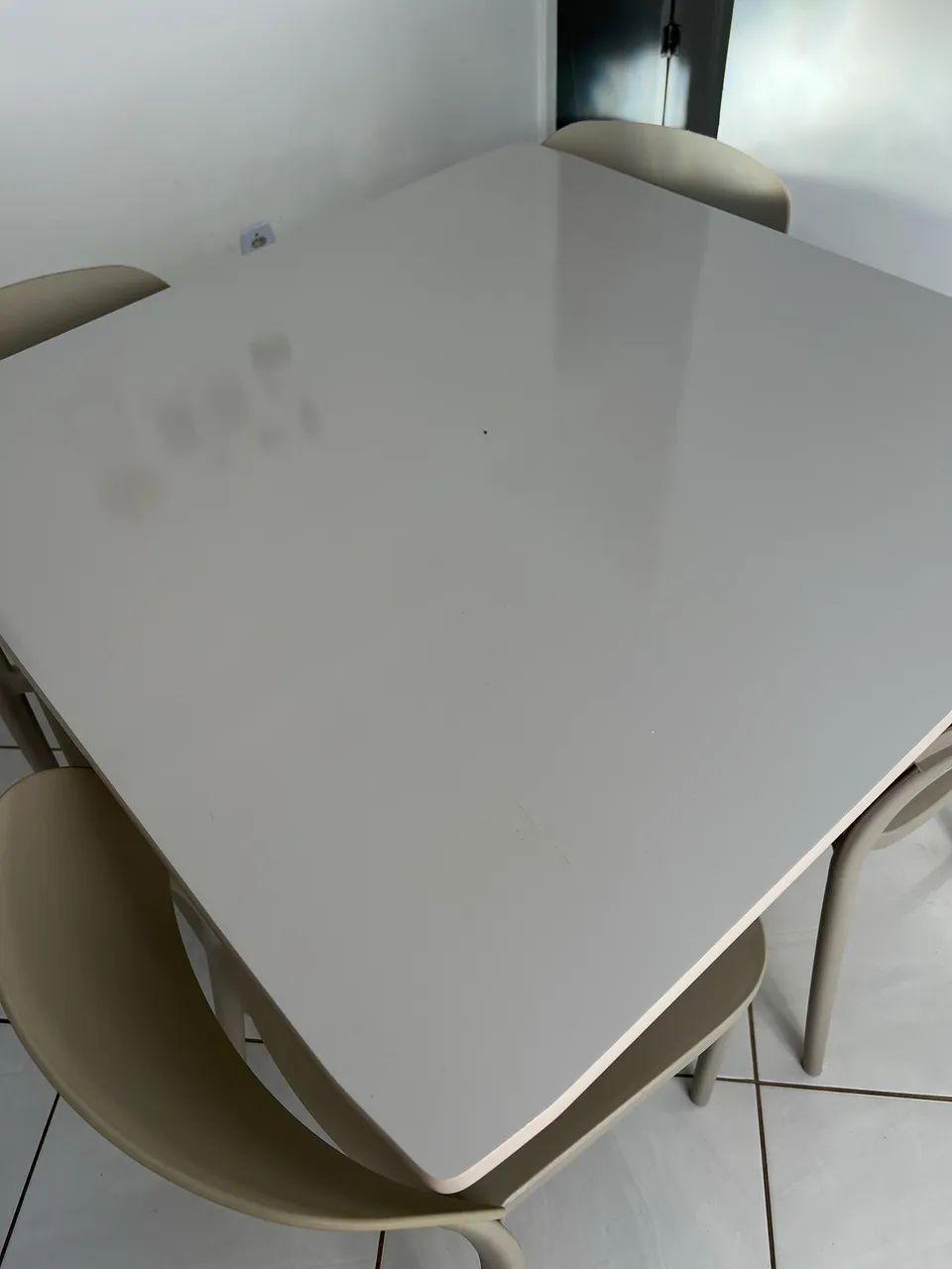 Mesa 4 cadeiras bege - Foto 3