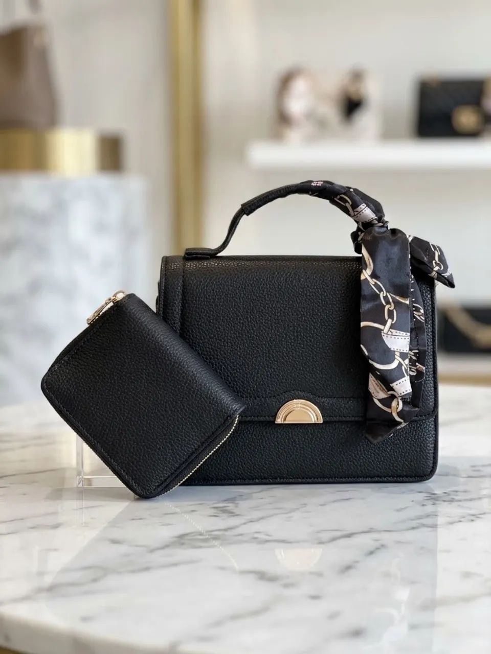 Bolsa com Carteira/ Alça transversal e Lenço  - Foto 2