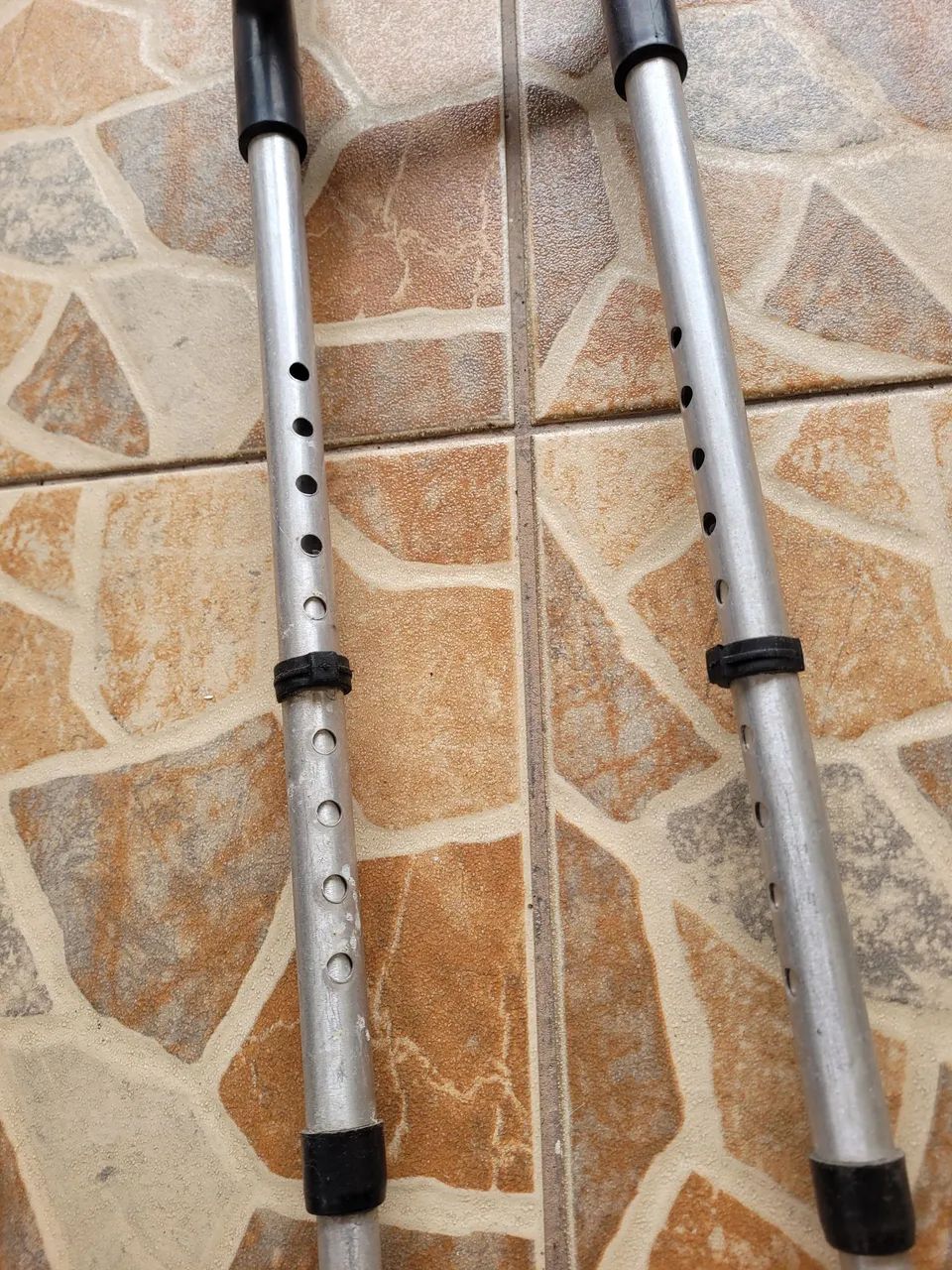 Par de Muletas de alumínio regulável  - Foto 3