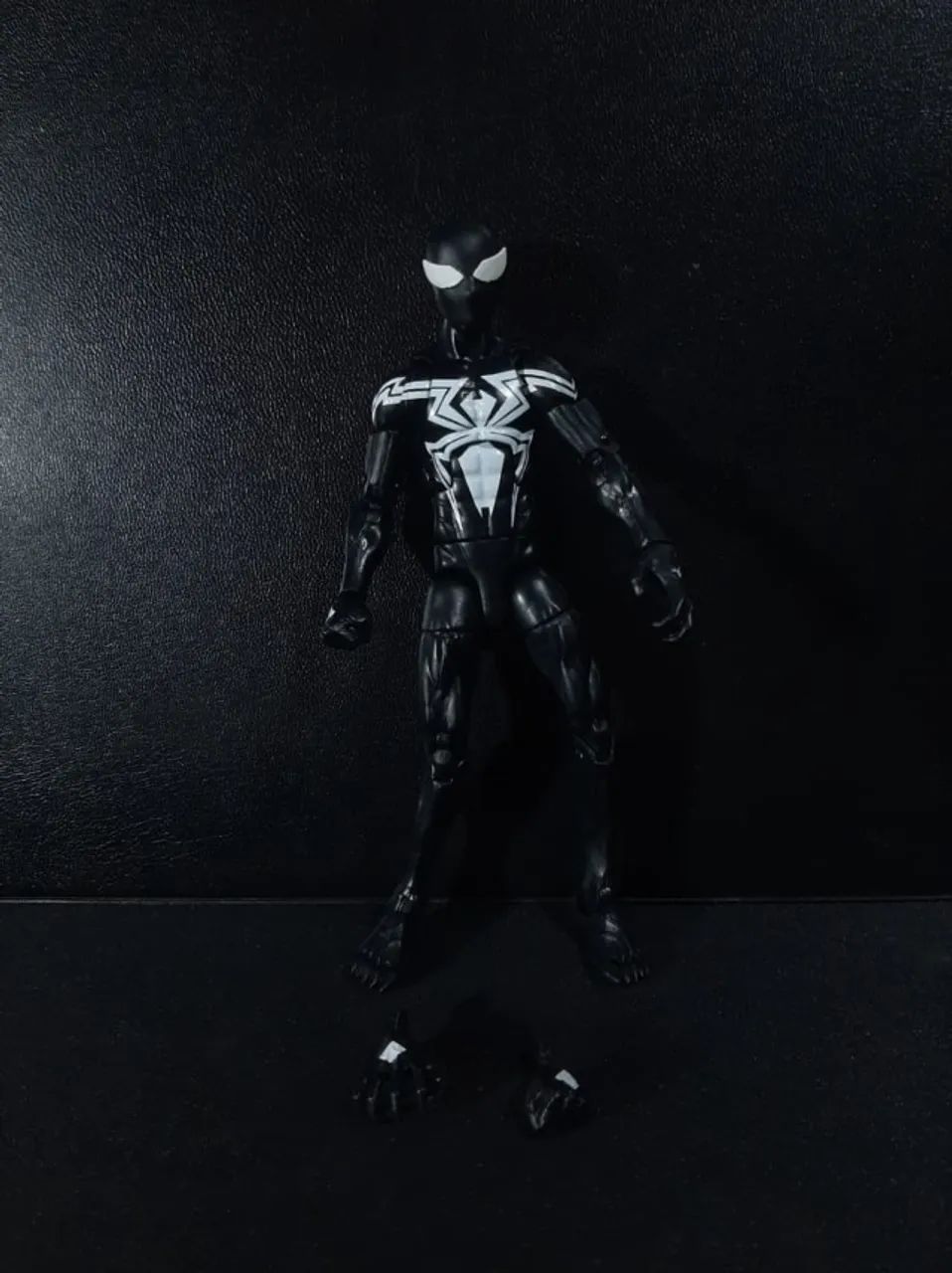 LEIA A DESCRIÇÃO Symbiote Spider-Man (Wave Kingpin) - Marvel Legends