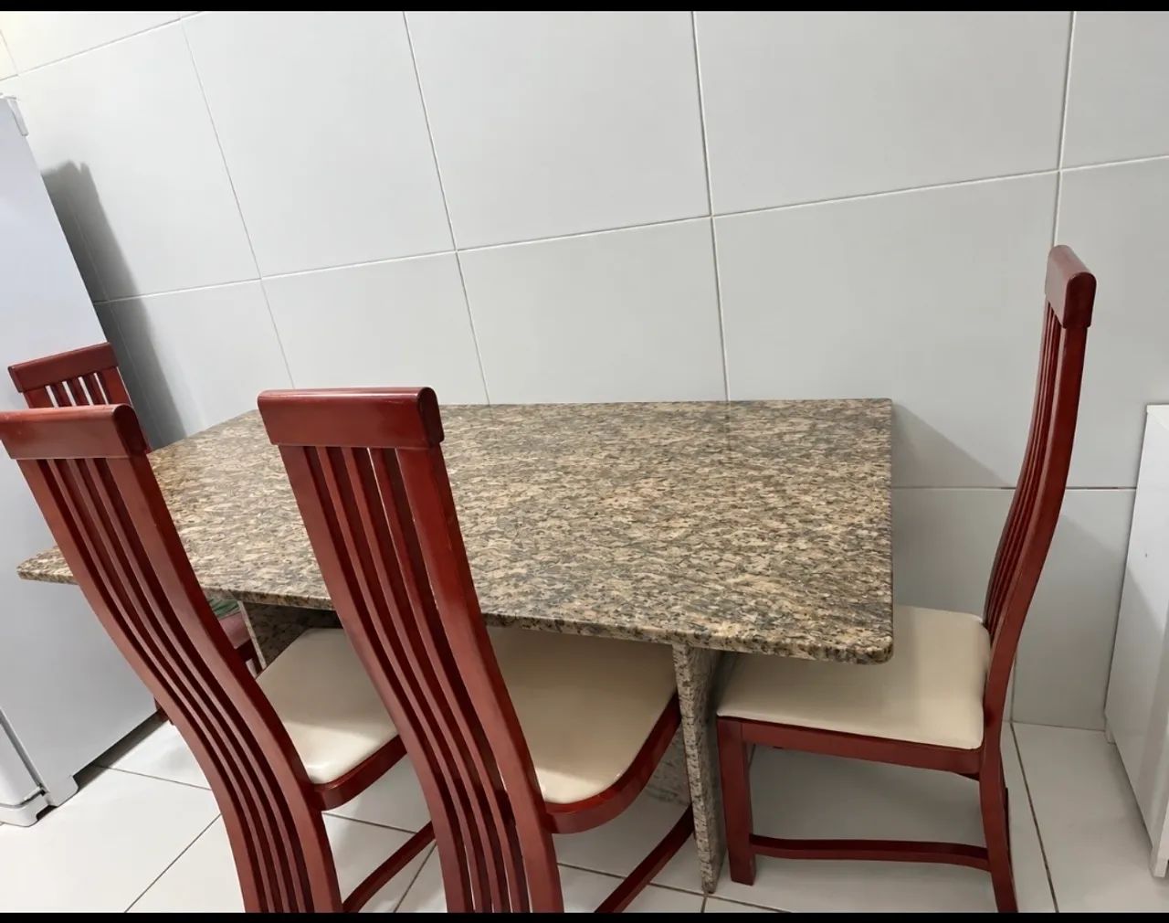 Mesa  6 cadeiras 