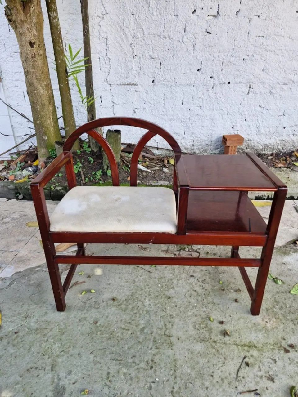 Mesa de telefone antiga