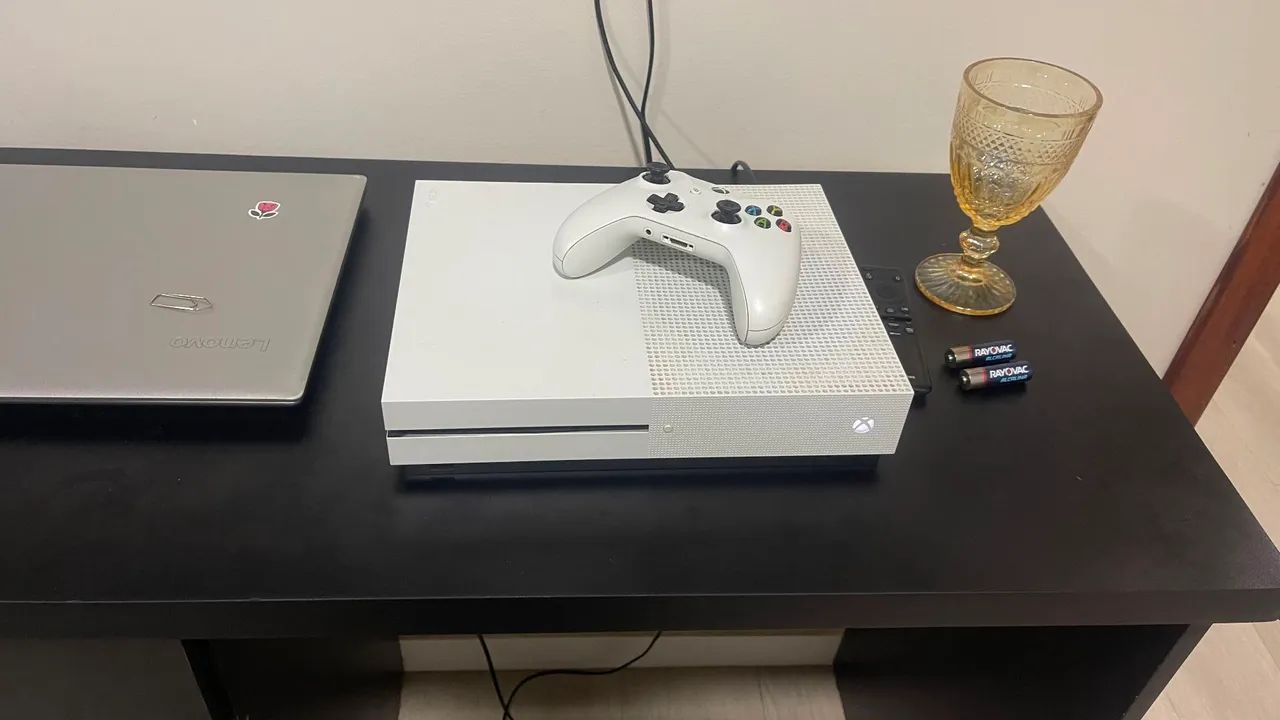 XBOX ONE S 800gb 2 CONTROLES - Foto 4