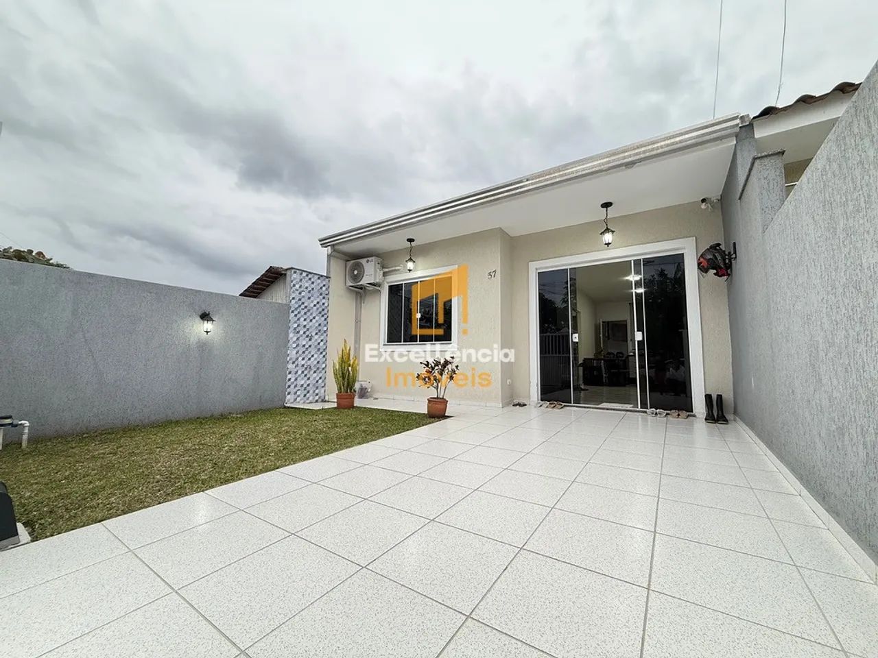 Casa com suite no Primavera