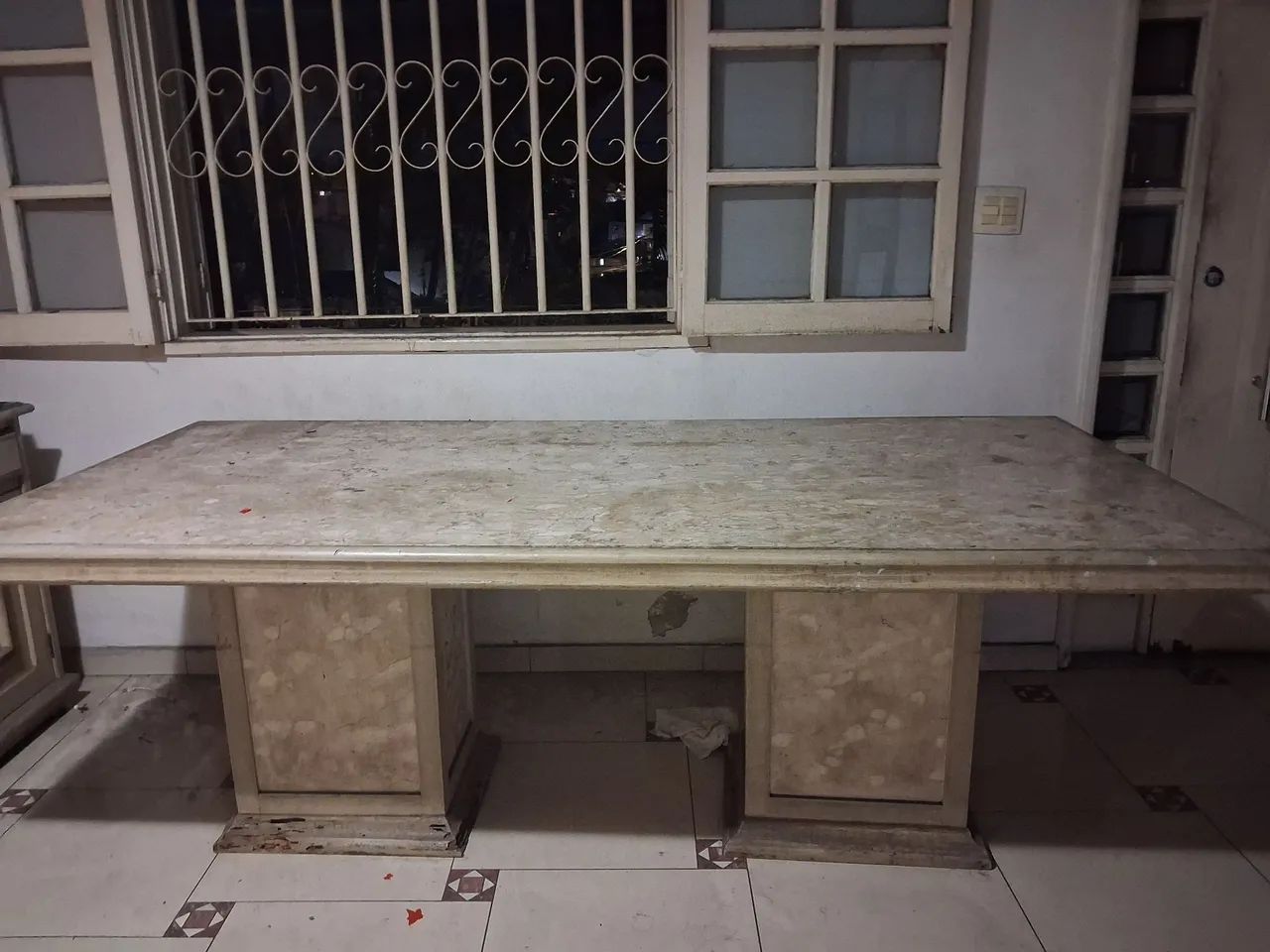 Mesa de mármore Beje Bahia