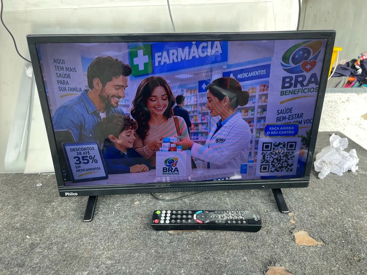 TV monitor Philco 24 polegadas funcionando perfeitamente super bem conservada  - Foto 2
