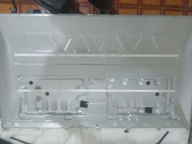 vende-se um kit led de tv tcl 43s6500fs