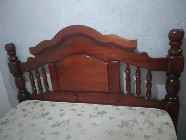 Cama de casal de madeira rústica - Foto 2