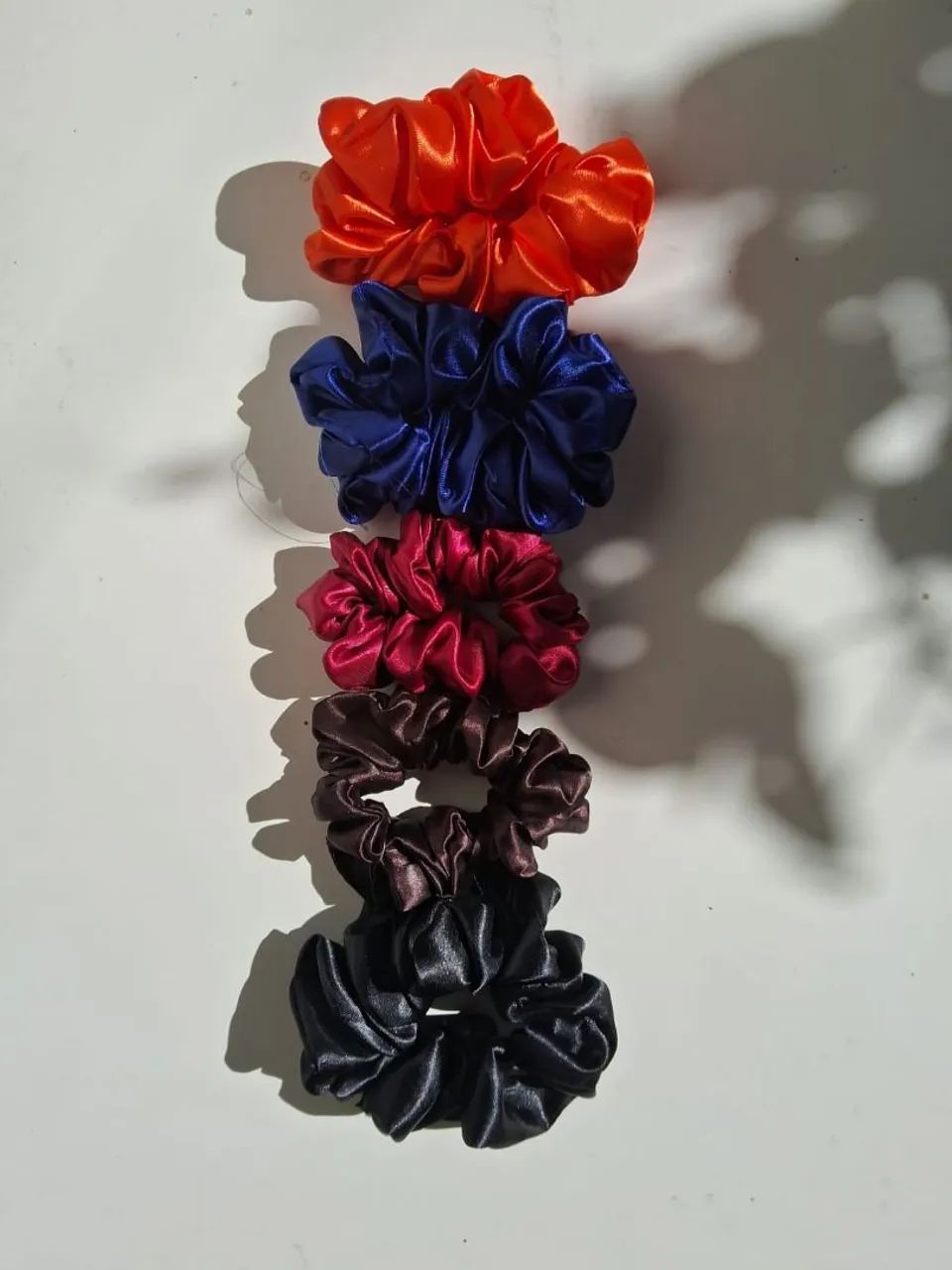 Scrunchies e toucas de cetim - Foto 3