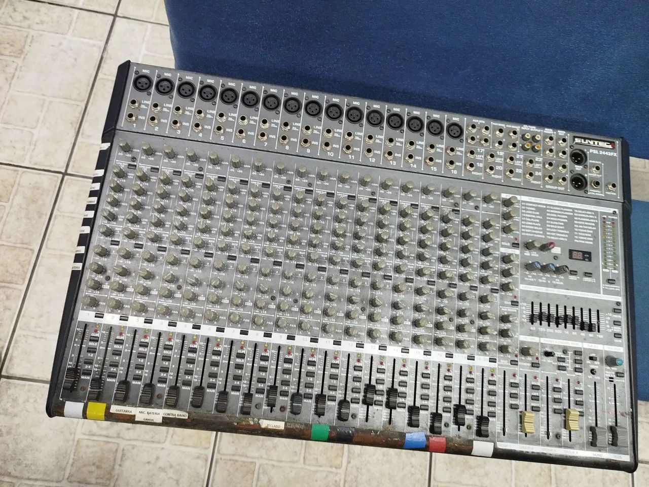Mesa de Som / Suntec PSL 2442FX - 24 canais - Equipamentos e