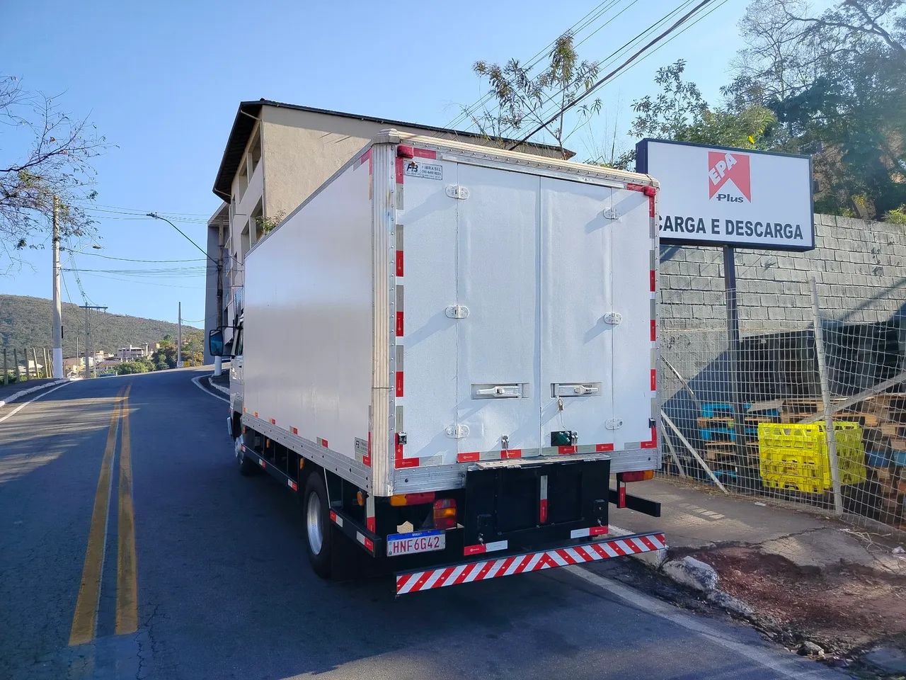 Caminhão 3/4 8/150 refrigerado - Foto 3