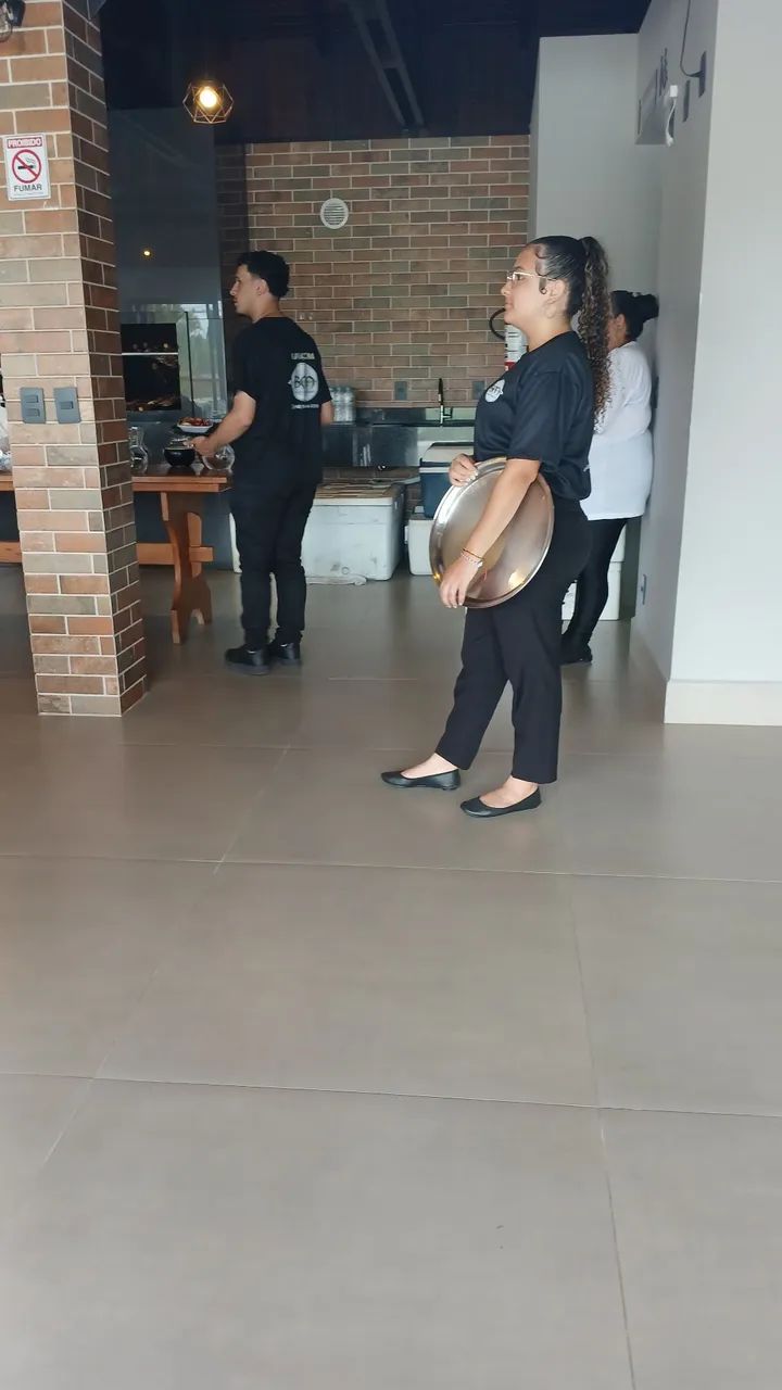 Garçons e copeiros para eventos e festa infantil  - Foto 5