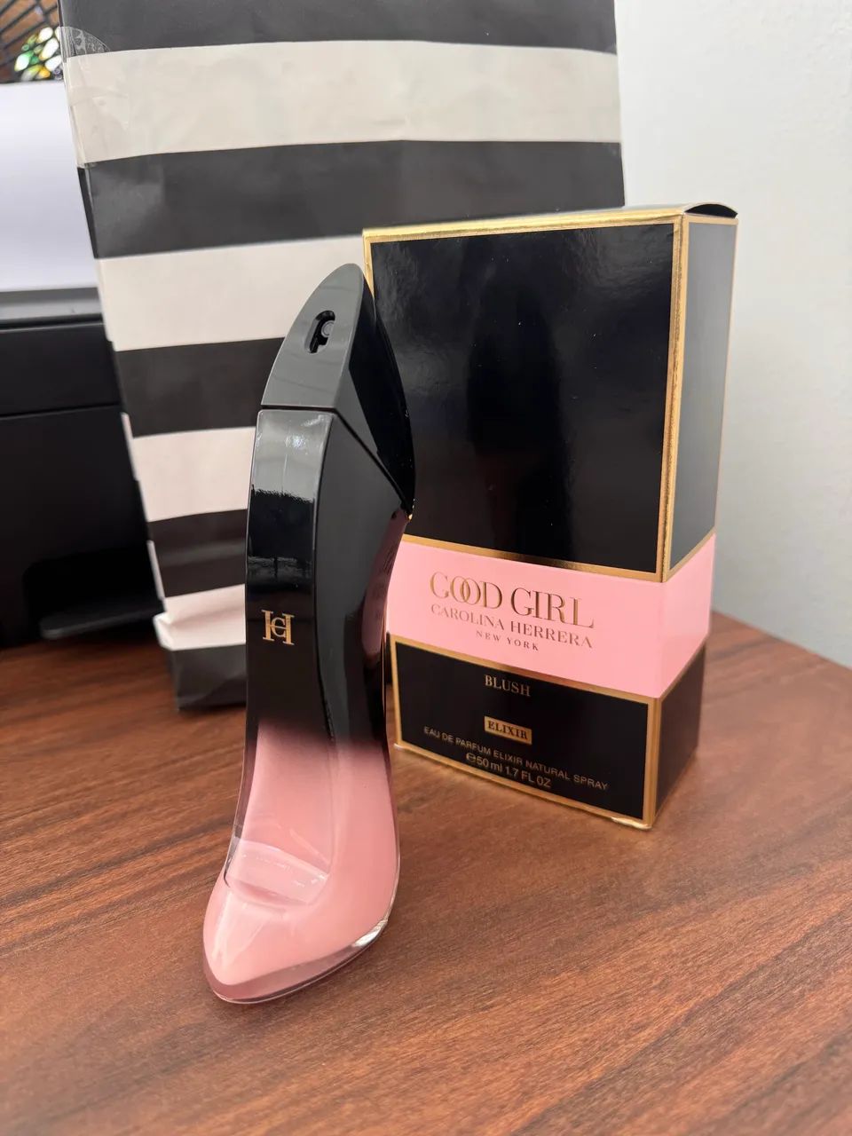 PERFUME CAROLINA HERRERA 50 ML NUNCA USADO  - Foto 4