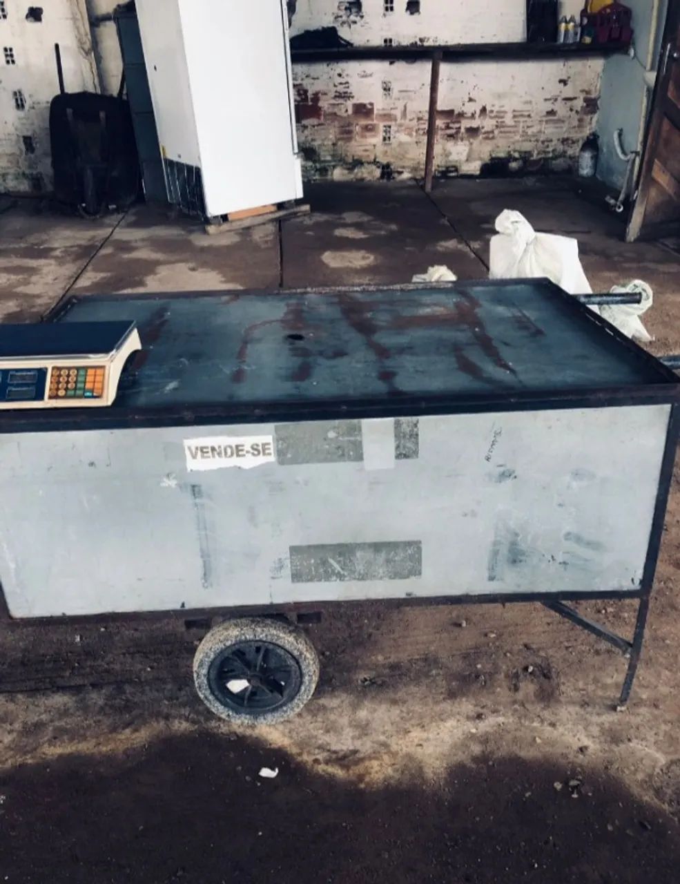 Vende-se uma Carroça para venda de Produtos *  - Foto 4