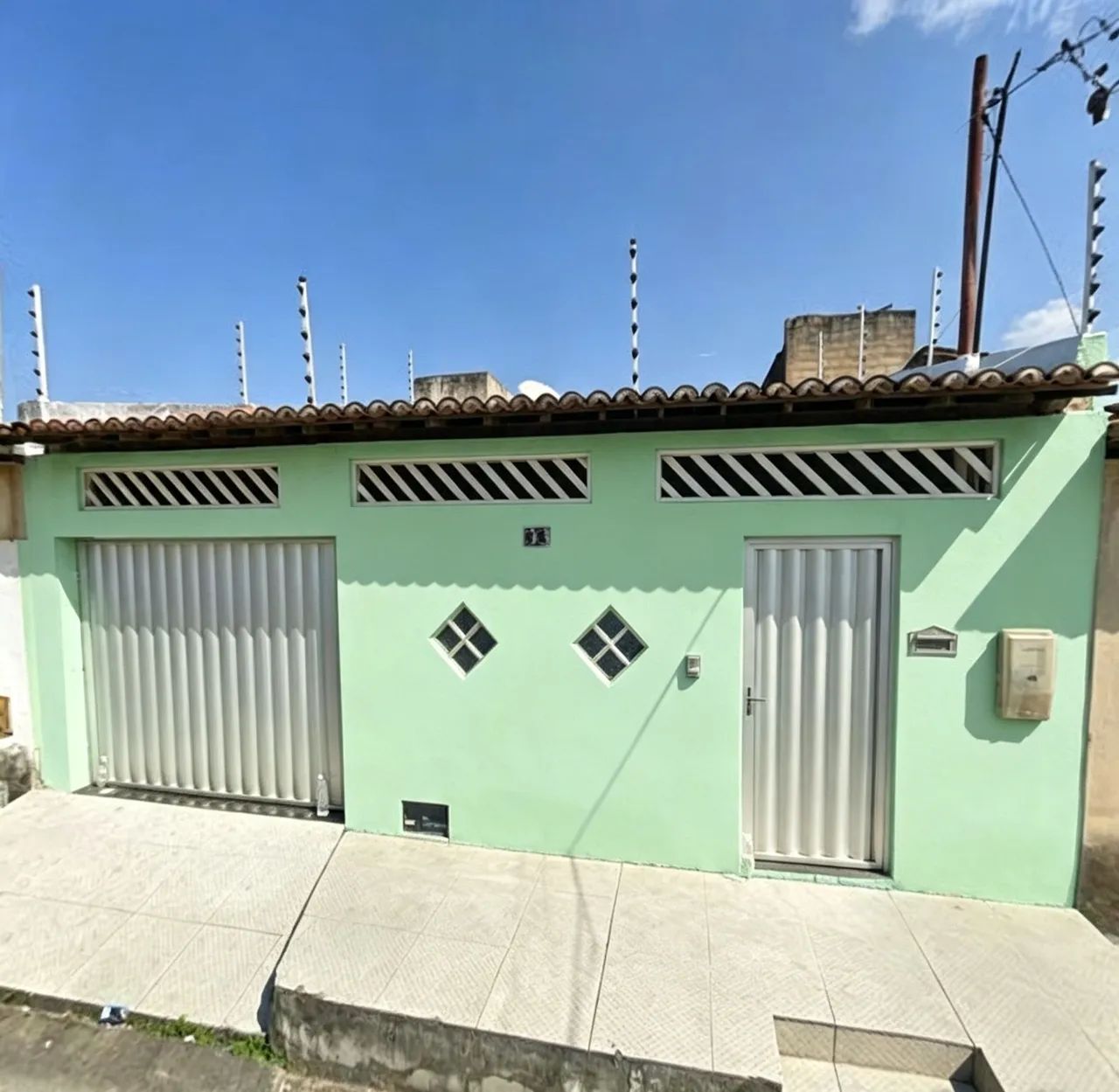 Vendo uma casa grande a casa é em SOCORRO 