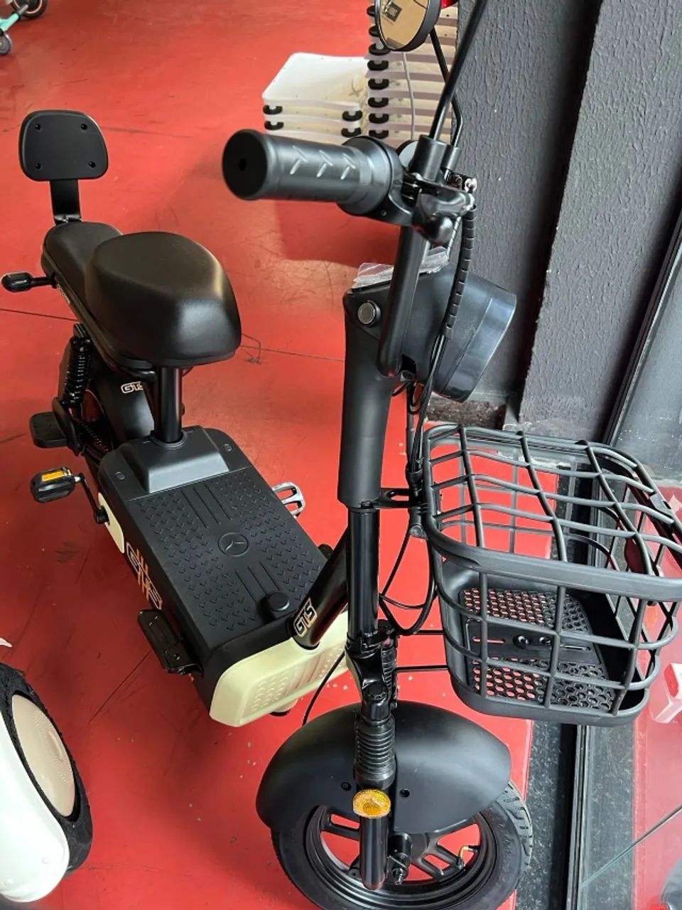 BICICLETA ELÉTRICA GTS BLACK FISH 500W - PRETO/BEGE - Foto 2