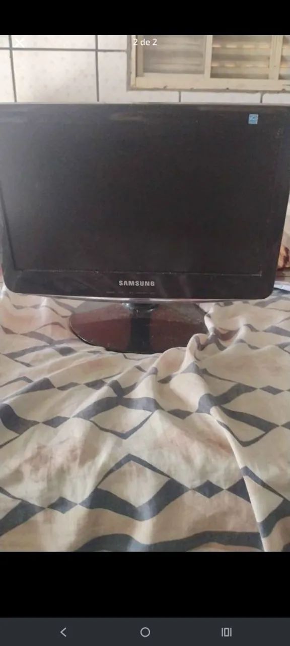 Monitor com defeitos