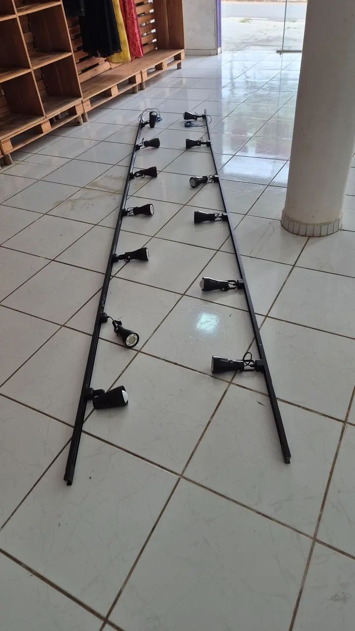 Trilhos de  lâmpada  - Foto 2