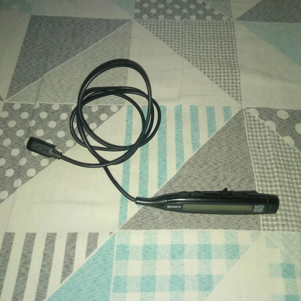 Controle remoto com display LCD RM-MZE1